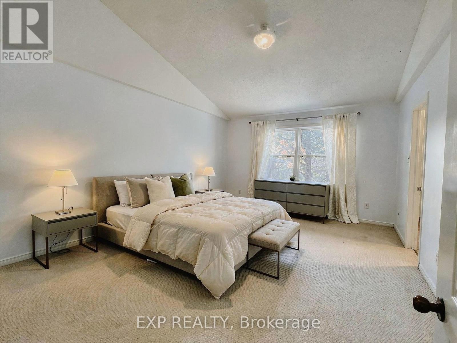 












375 ROLLING MEADOW CRESCENT

,
Ottawa,




Ontario
K1W0A9

