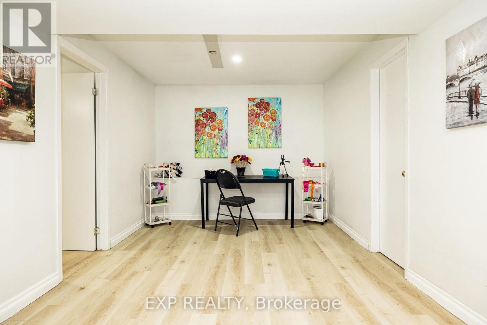 












1052 NOTRE DAME STREET

,
Russell,




Ontario
K0A1W1

