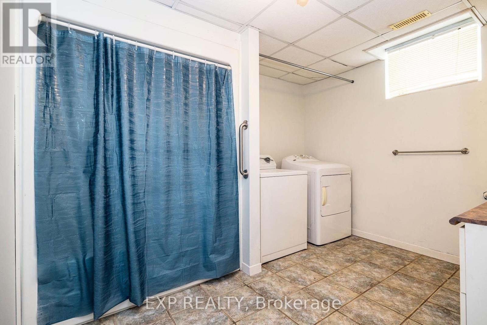 












1052 NOTRE DAME STREET

,
Russell,




Ontario
K0A1W1

