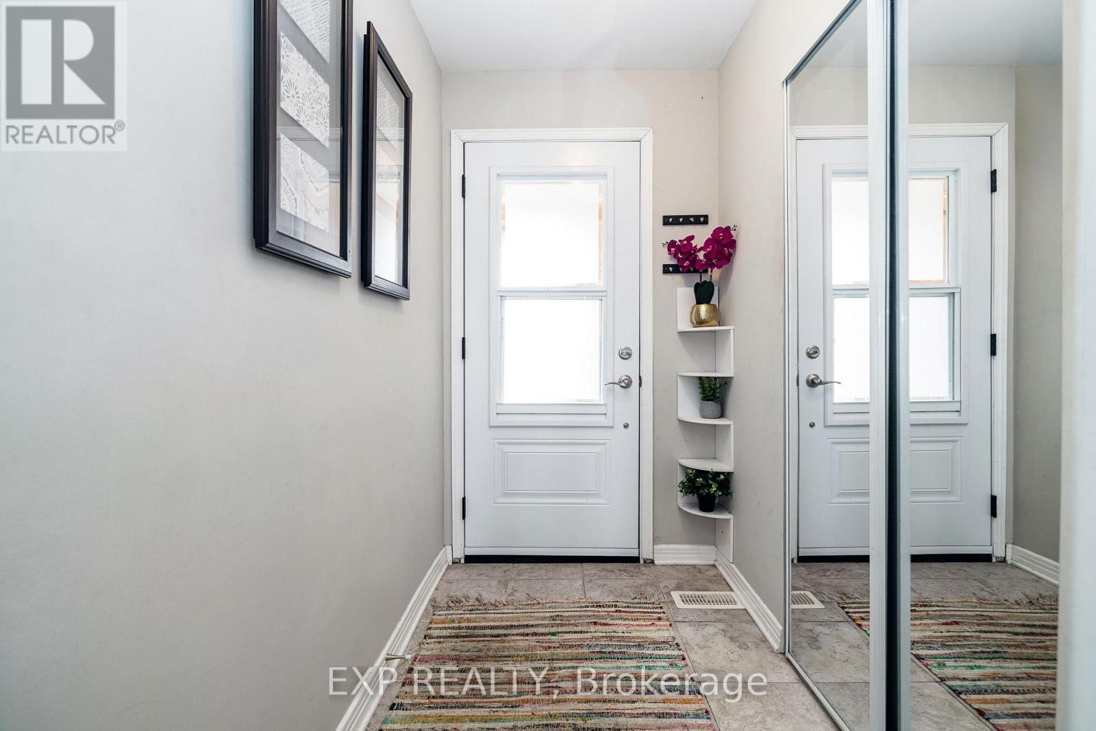 












1052 NOTRE DAME STREET

,
Russell,




Ontario
K0A1W1

