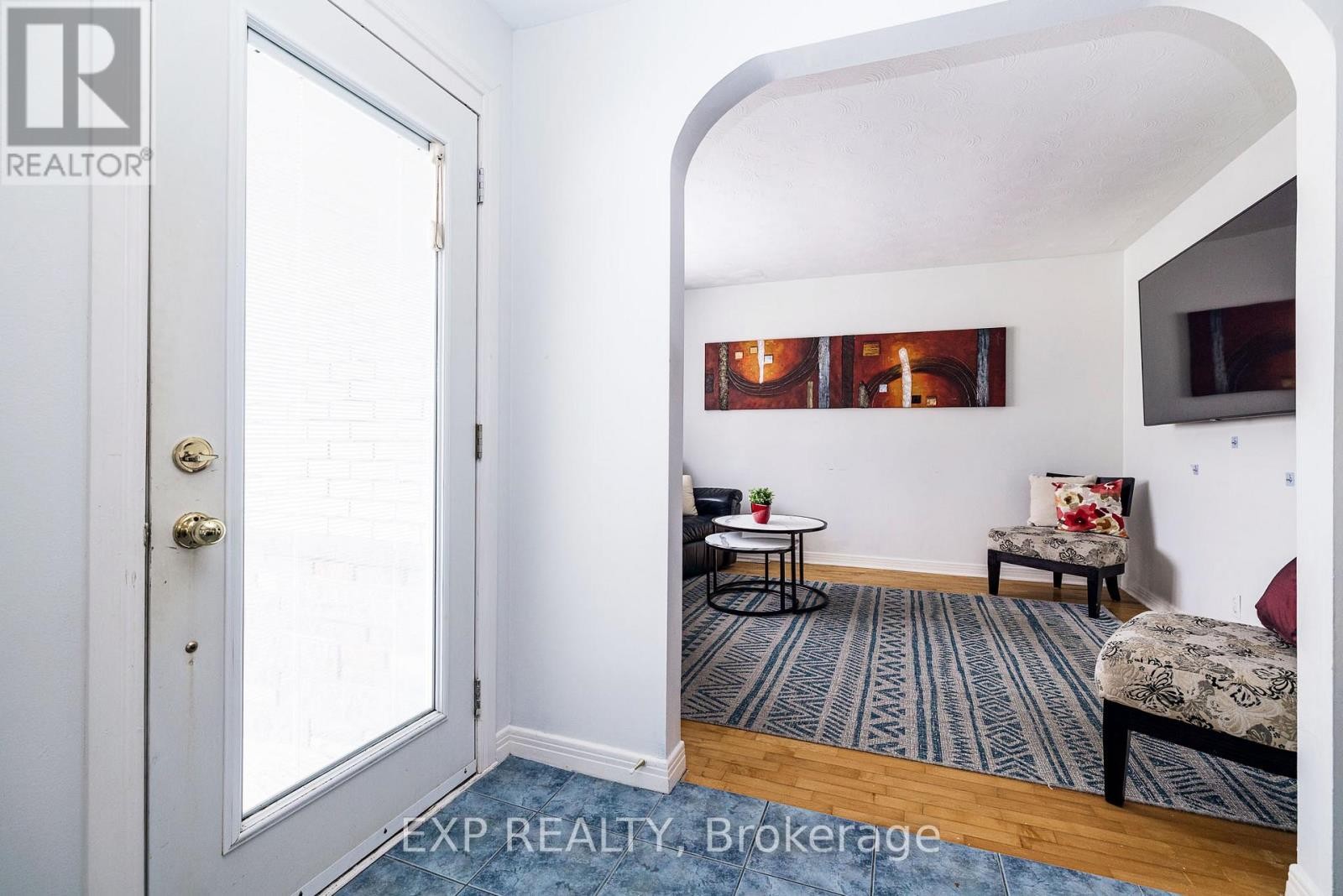 












1052 NOTRE DAME STREET

,
Russell,




Ontario
K0A1W1

