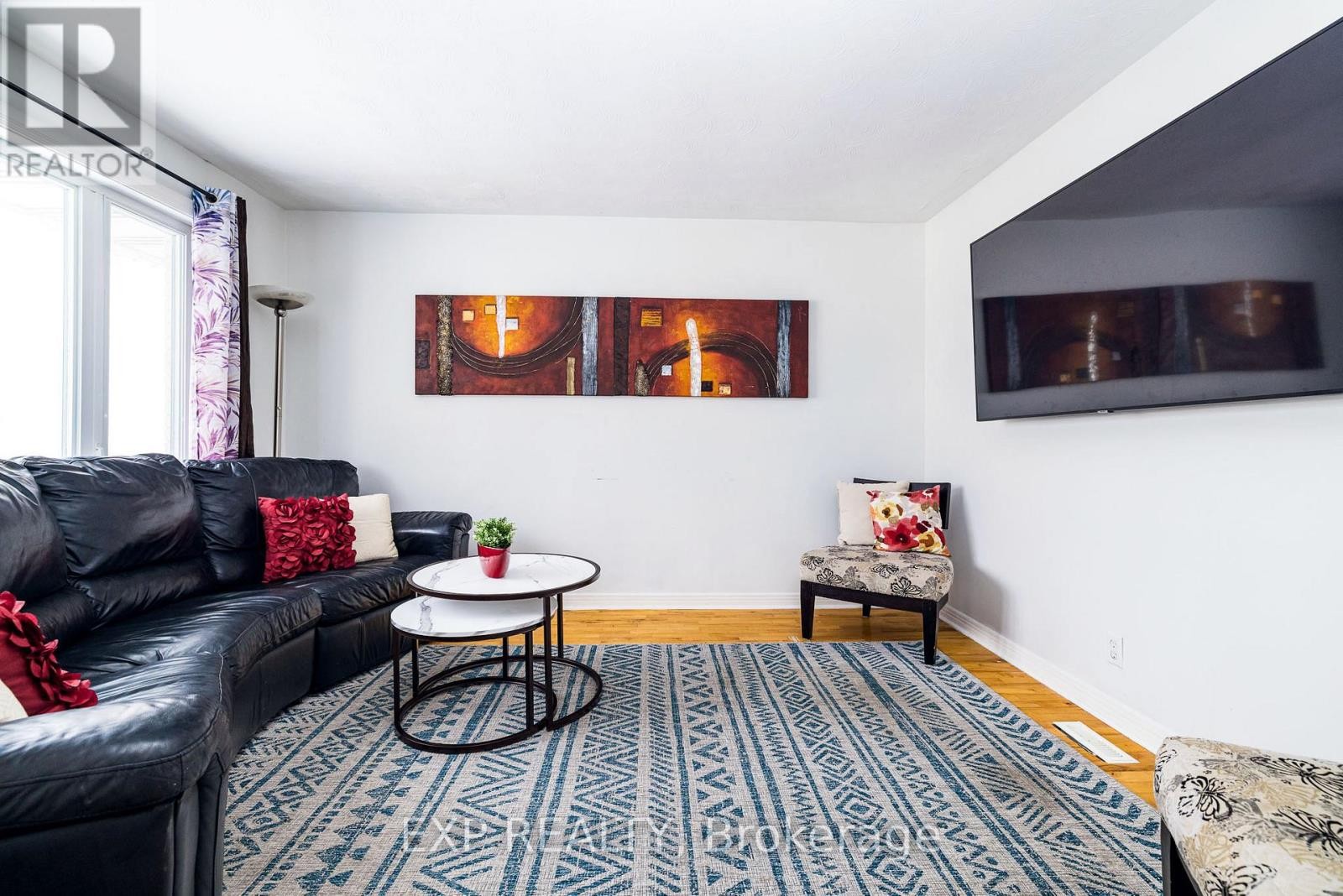 












1052 NOTRE DAME STREET

,
Russell,




Ontario
K0A1W1

