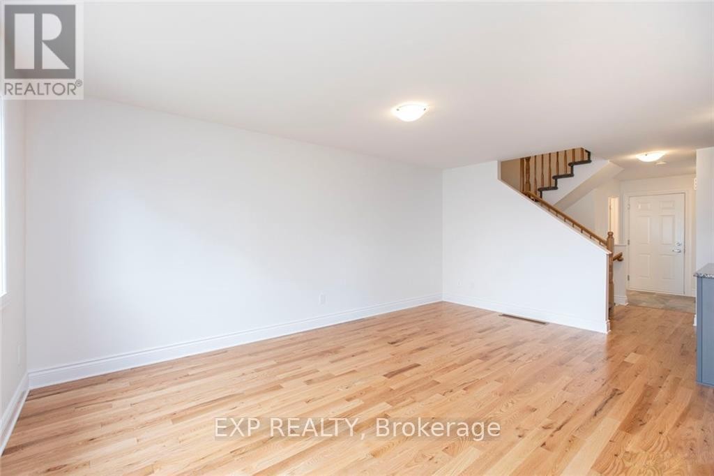 












204 DION AVENUE

,
Clarence-Rockland,




Ontario
K4K0M3

