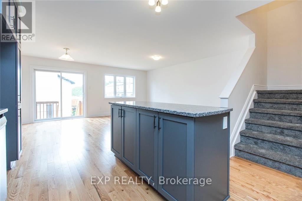 












204 DION AVENUE

,
Clarence-Rockland,




Ontario
K4K0M3

