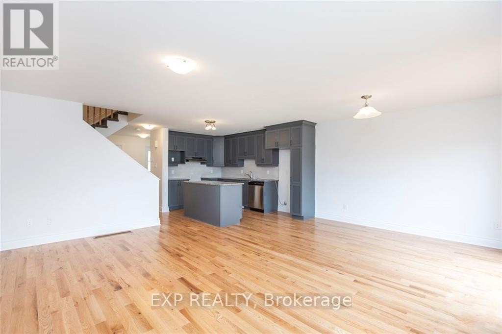 












204 DION AVENUE

,
Clarence-Rockland,




Ontario
K4K0M3

