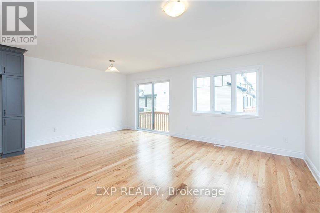 












204 DION AVENUE

,
Clarence-Rockland,




Ontario
K4K0M3

