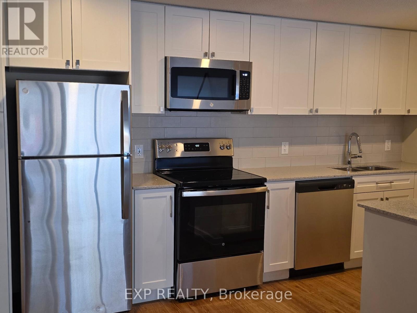 












101 - 981 GULF PLACE

,
Ottawa,




Ontario
K1K3X9

