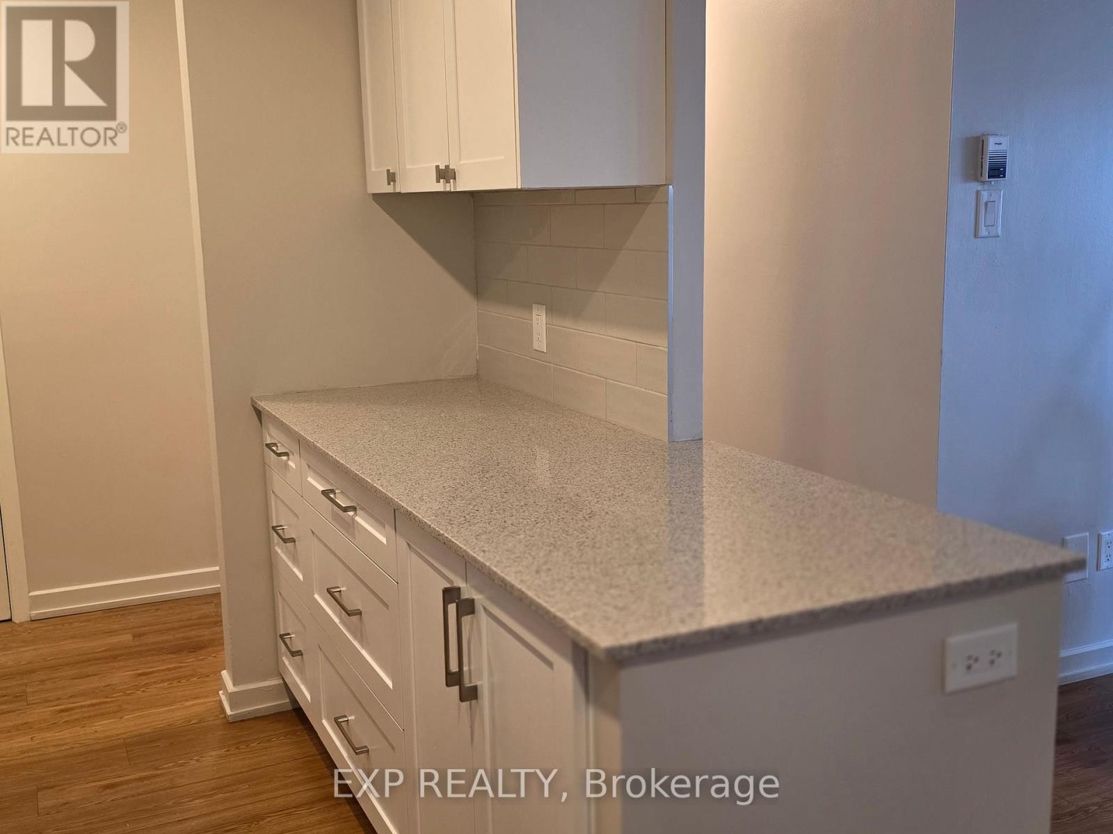 












101 - 981 GULF PLACE

,
Ottawa,




Ontario
K1K3X9

