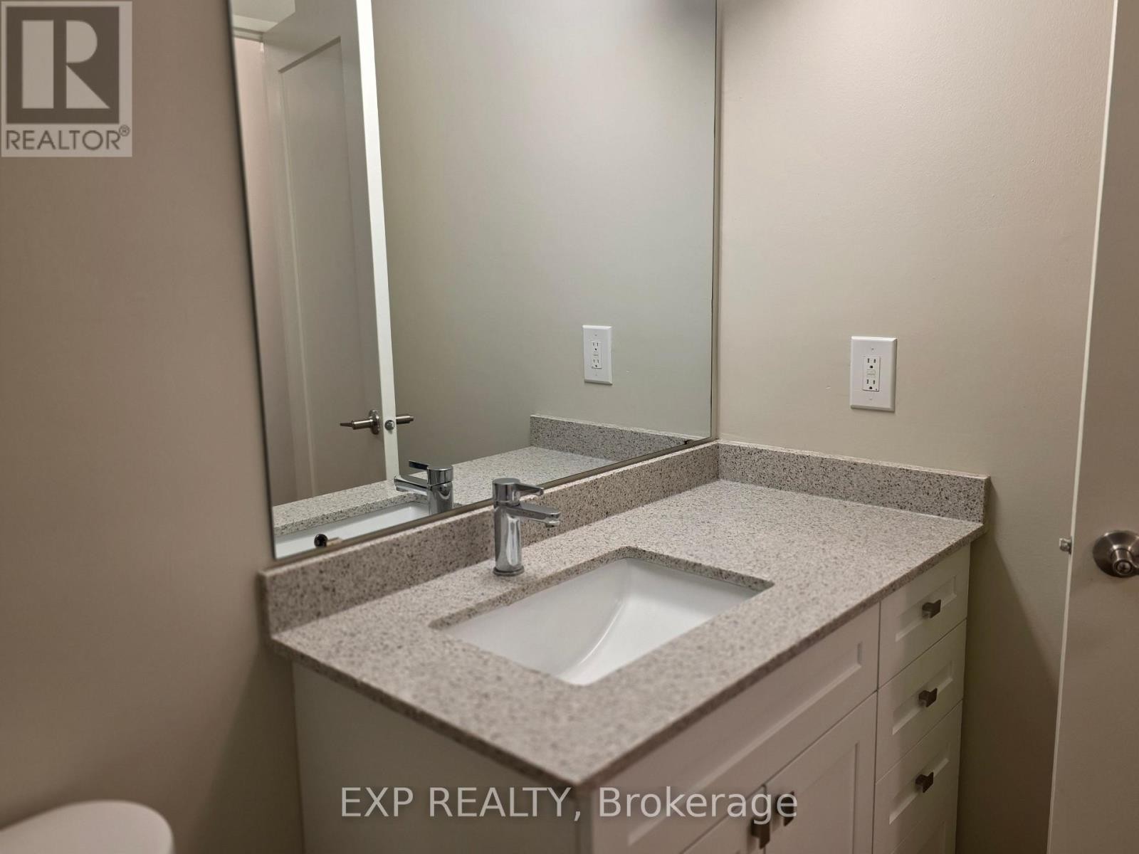 












101 - 981 GULF PLACE

,
Ottawa,




Ontario
K1K3X9

