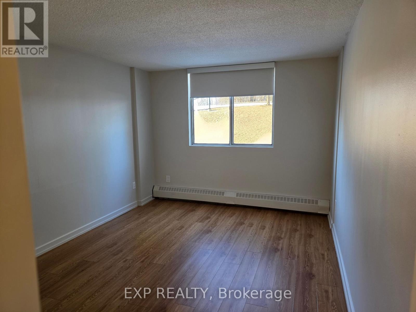 












101 - 981 GULF PLACE

,
Ottawa,




Ontario
K1K3X9

