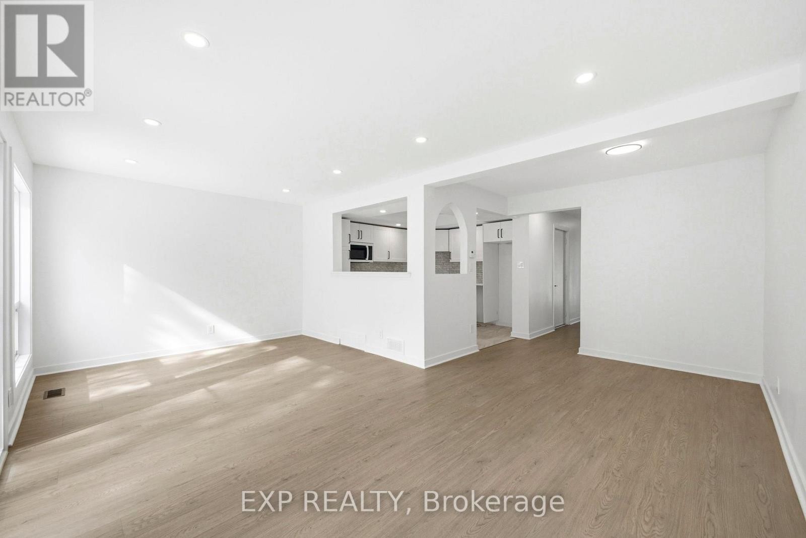 












74 SHEARER CRESCENT

,
Ottawa,




Ontario
K2L3N1

