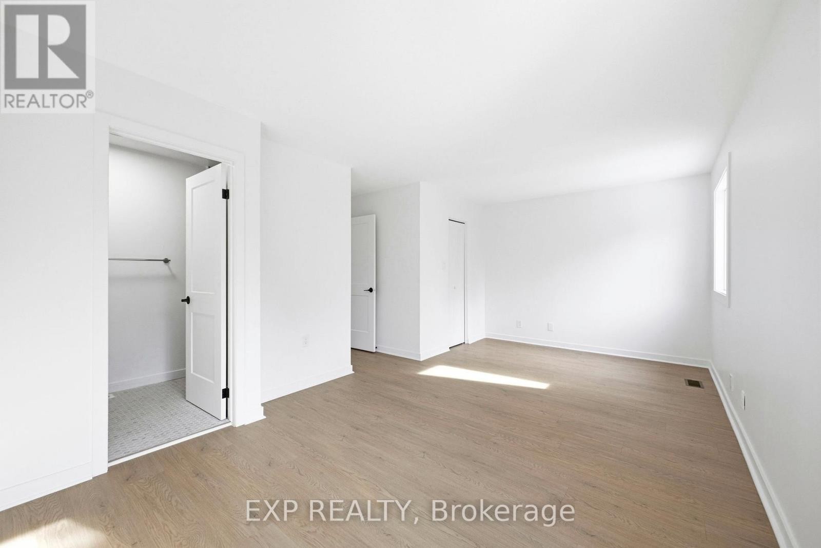 












74 SHEARER CRESCENT

,
Ottawa,




Ontario
K2L3N1

