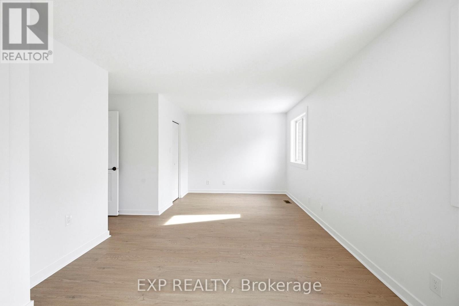 












74 SHEARER CRESCENT

,
Ottawa,




Ontario
K2L3N1

