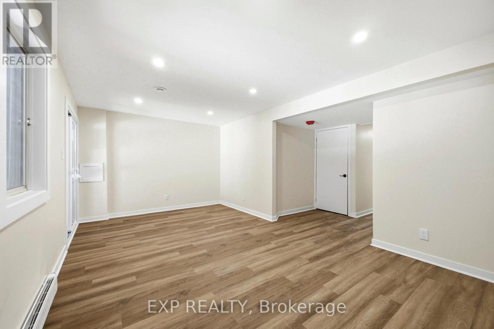 












74 SHEARER CRESCENT

,
Ottawa,




Ontario
K2L3N1

