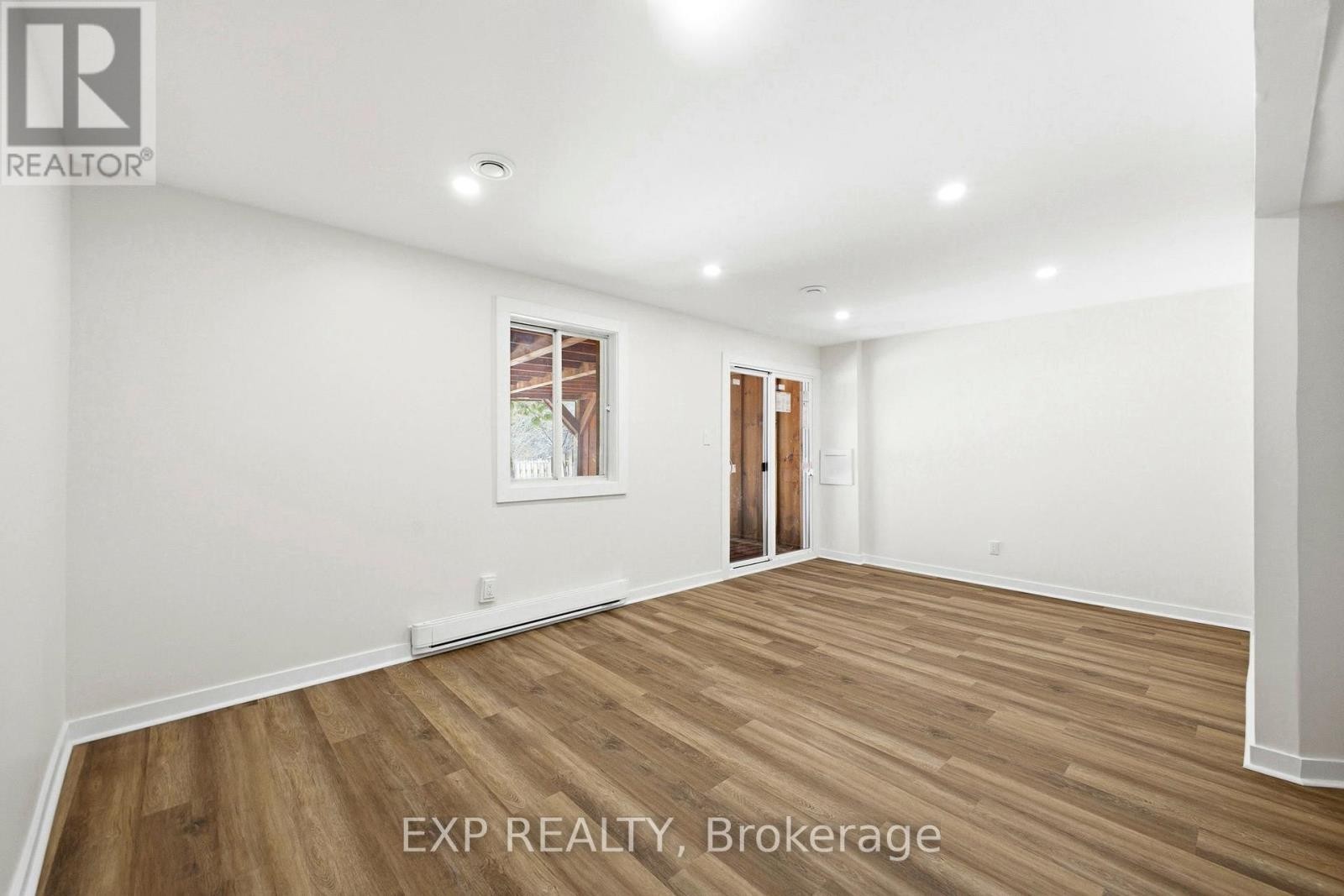 












74 SHEARER CRESCENT

,
Ottawa,




Ontario
K2L3N1

