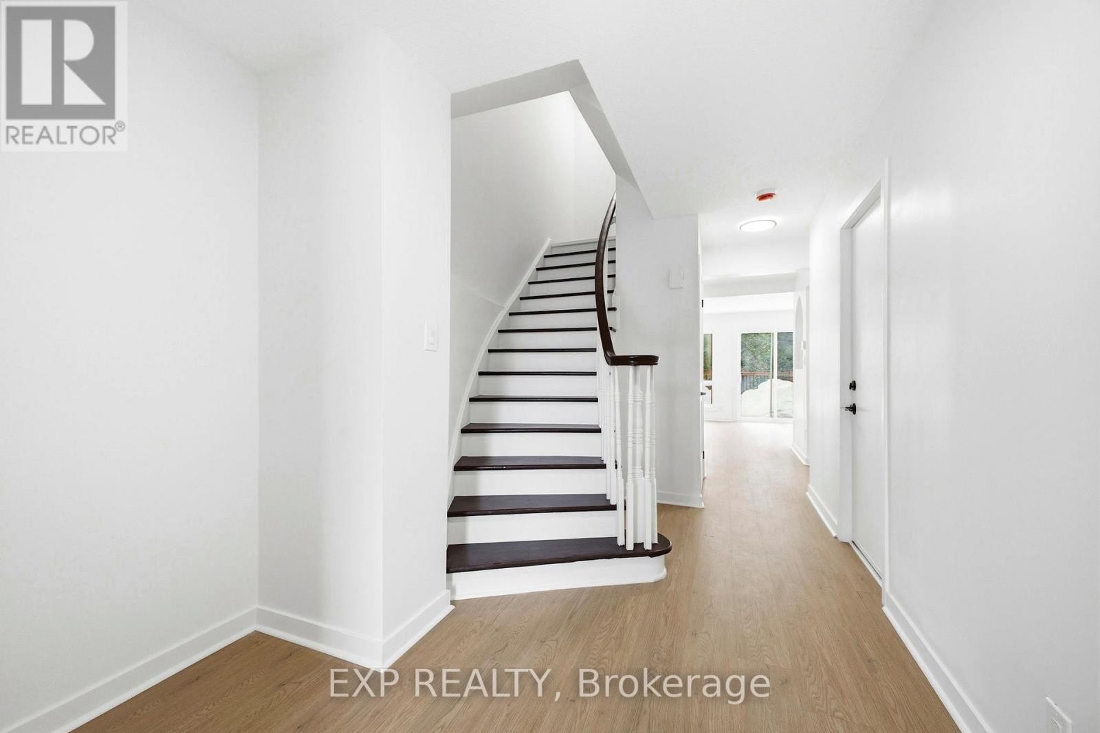 












74 SHEARER CRESCENT

,
Ottawa,




Ontario
K2L3N1

