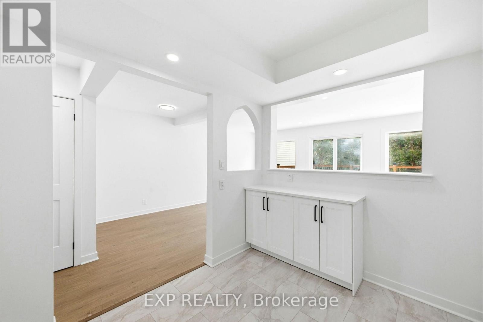 












74 SHEARER CRESCENT

,
Ottawa,




Ontario
K2L3N1

