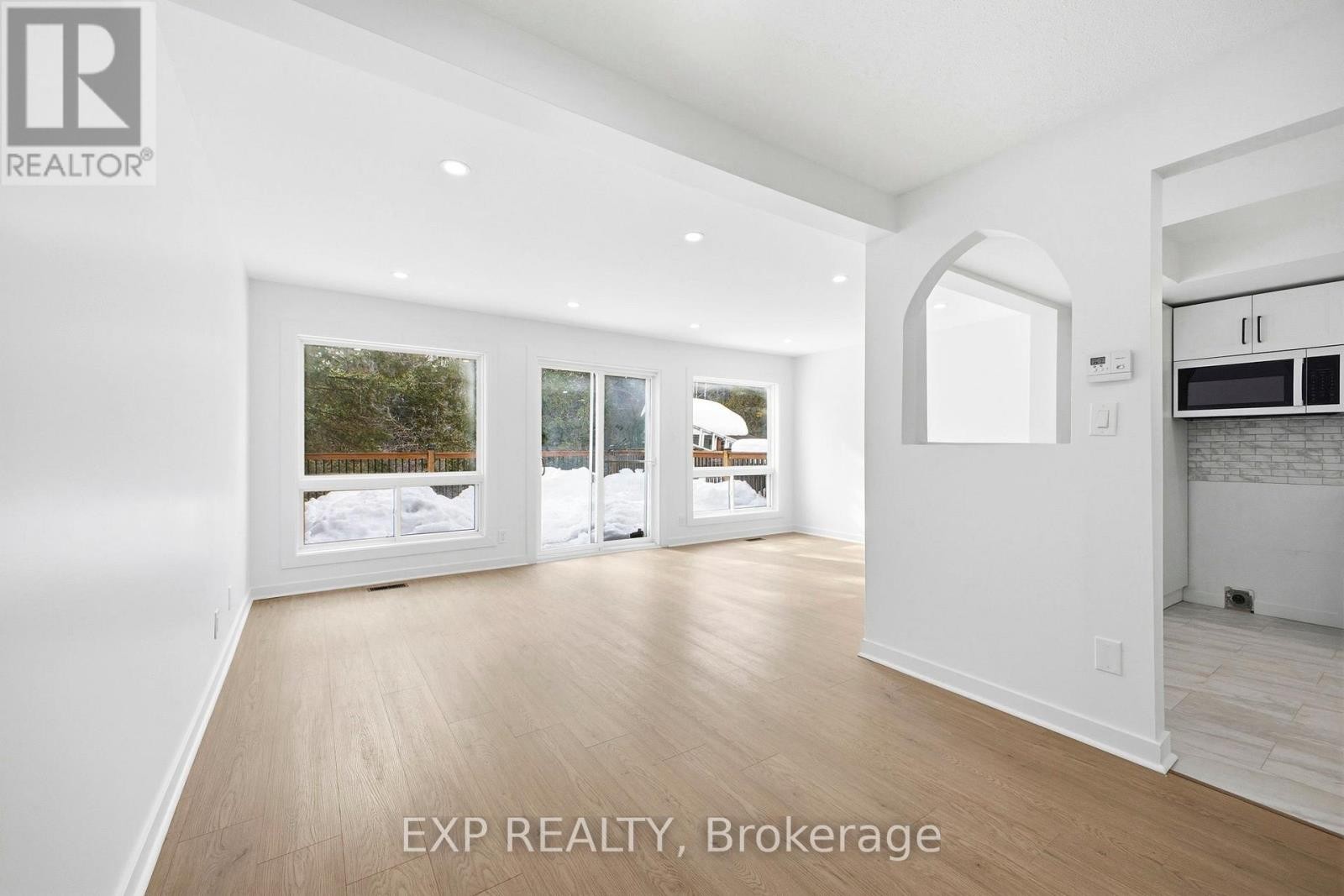 












74 SHEARER CRESCENT

,
Ottawa,




Ontario
K2L3N1

