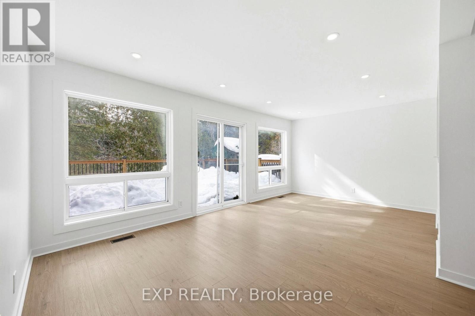 












74 SHEARER CRESCENT

,
Ottawa,




Ontario
K2L3N1

