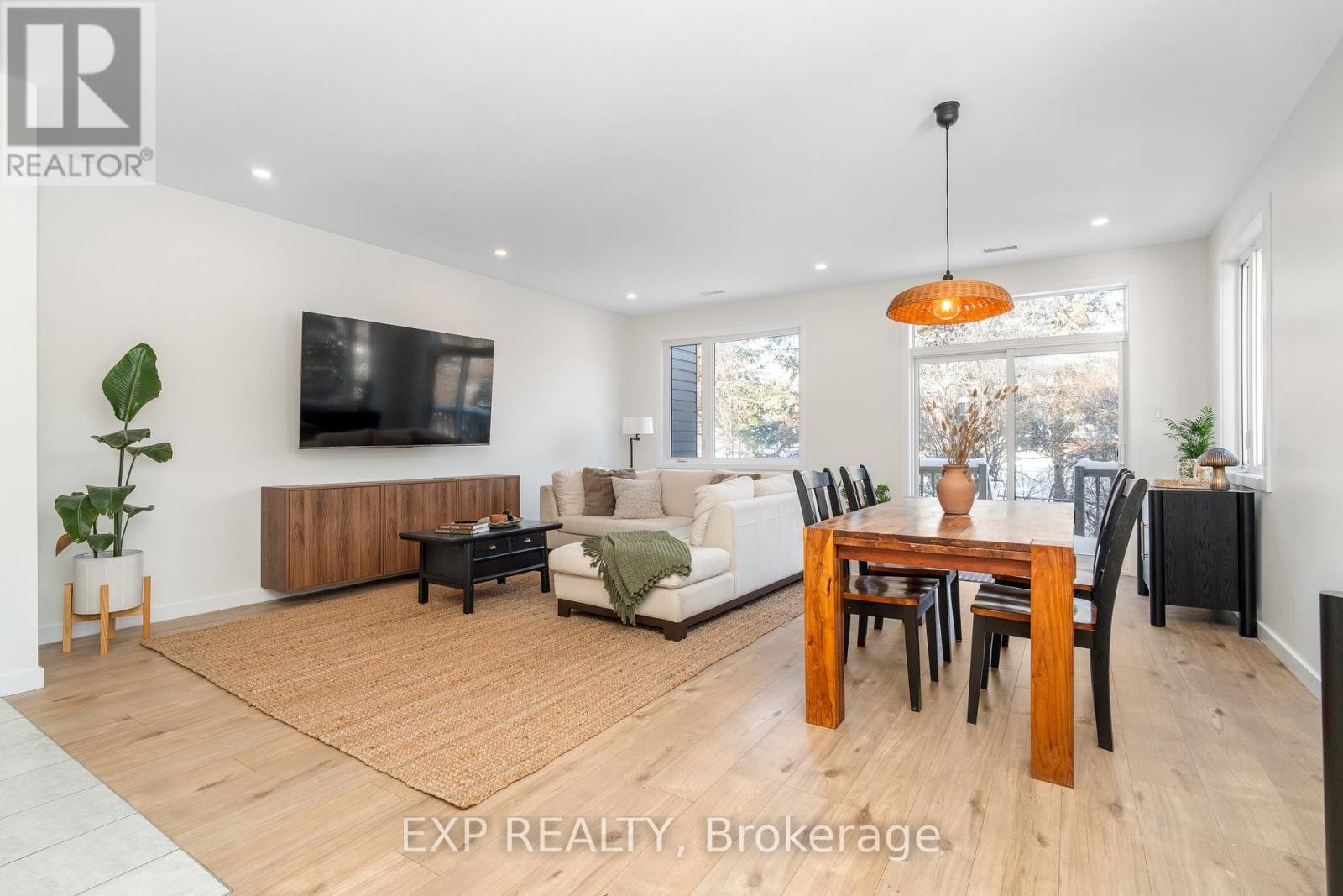 












503 COTE STREET

,
Ottawa,




Ontario
K1K0Z8

