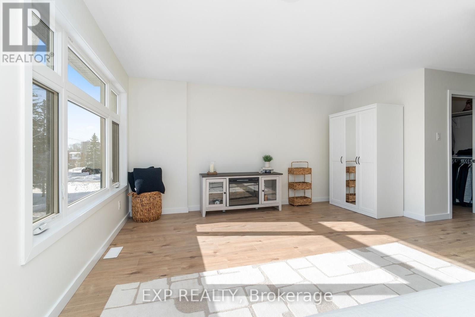 












503 COTE STREET

,
Ottawa,




Ontario
K1K0Z8

