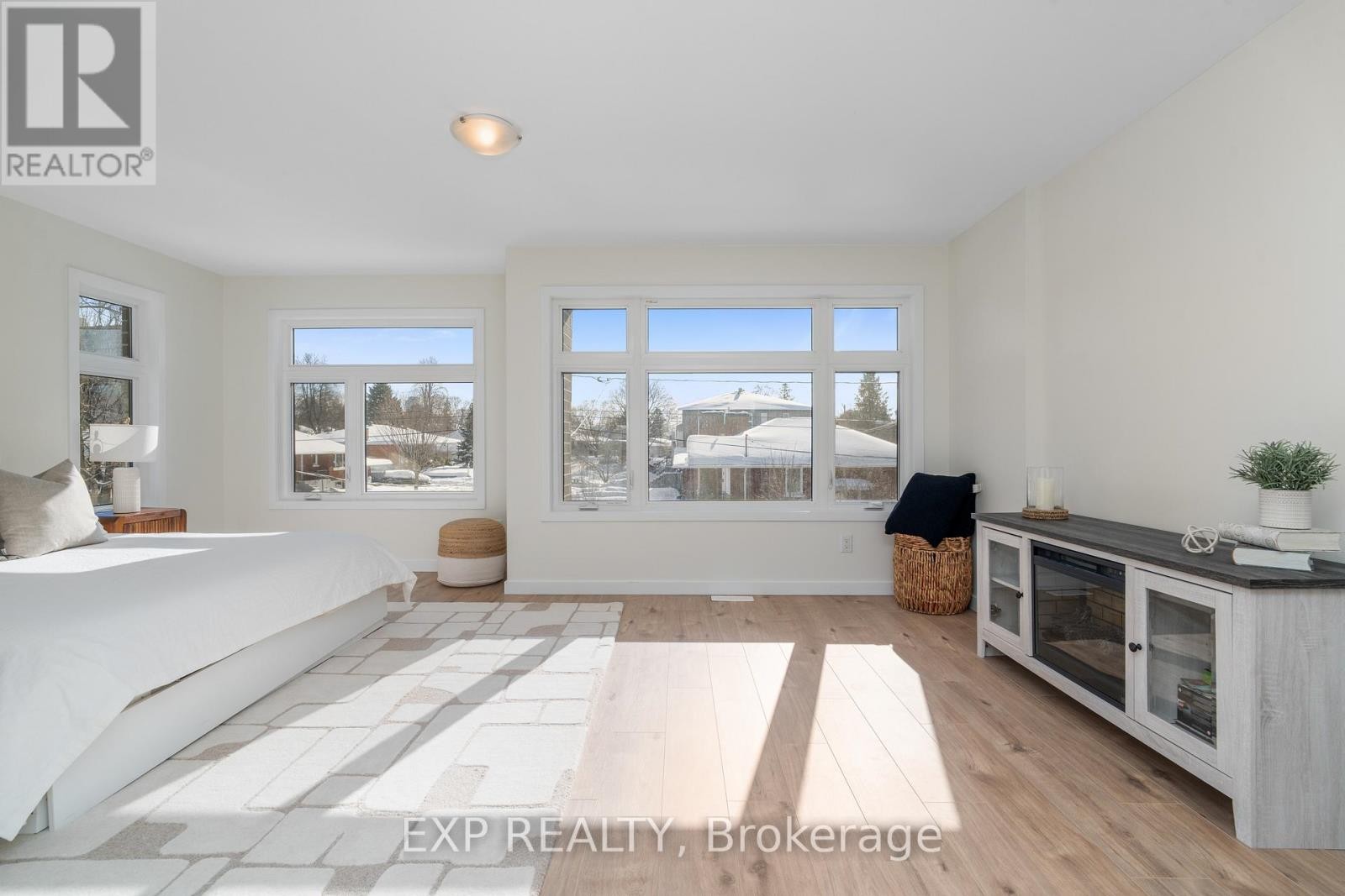 












503 COTE STREET

,
Ottawa,




Ontario
K1K0Z8

