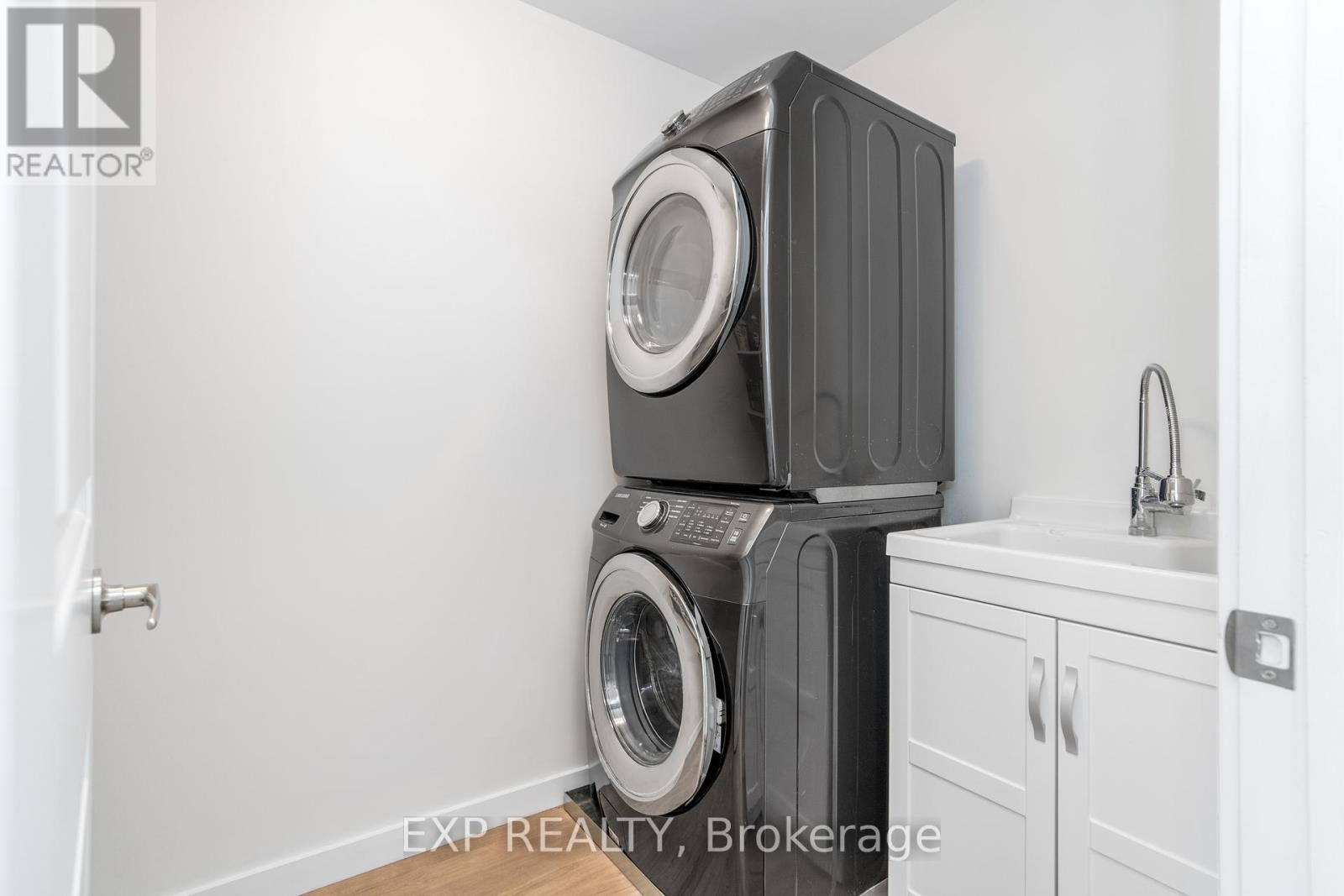 












503 COTE STREET

,
Ottawa,




Ontario
K1K0Z8

