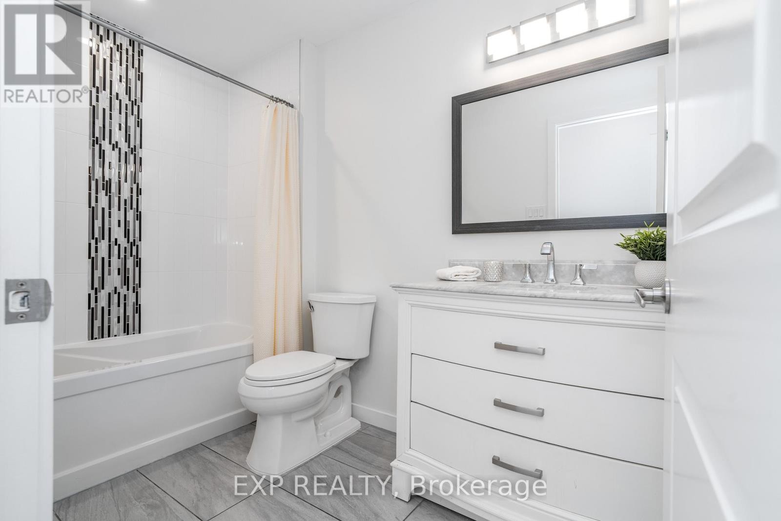 












503 COTE STREET

,
Ottawa,




Ontario
K1K0Z8

