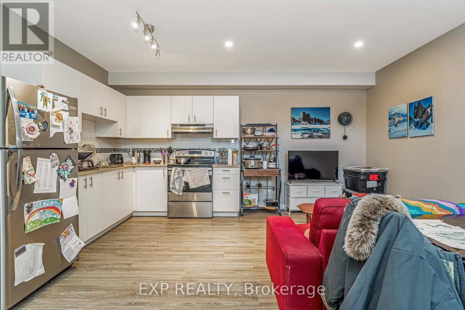 












503 COTE STREET

,
Ottawa,




Ontario
K1K0Z8

