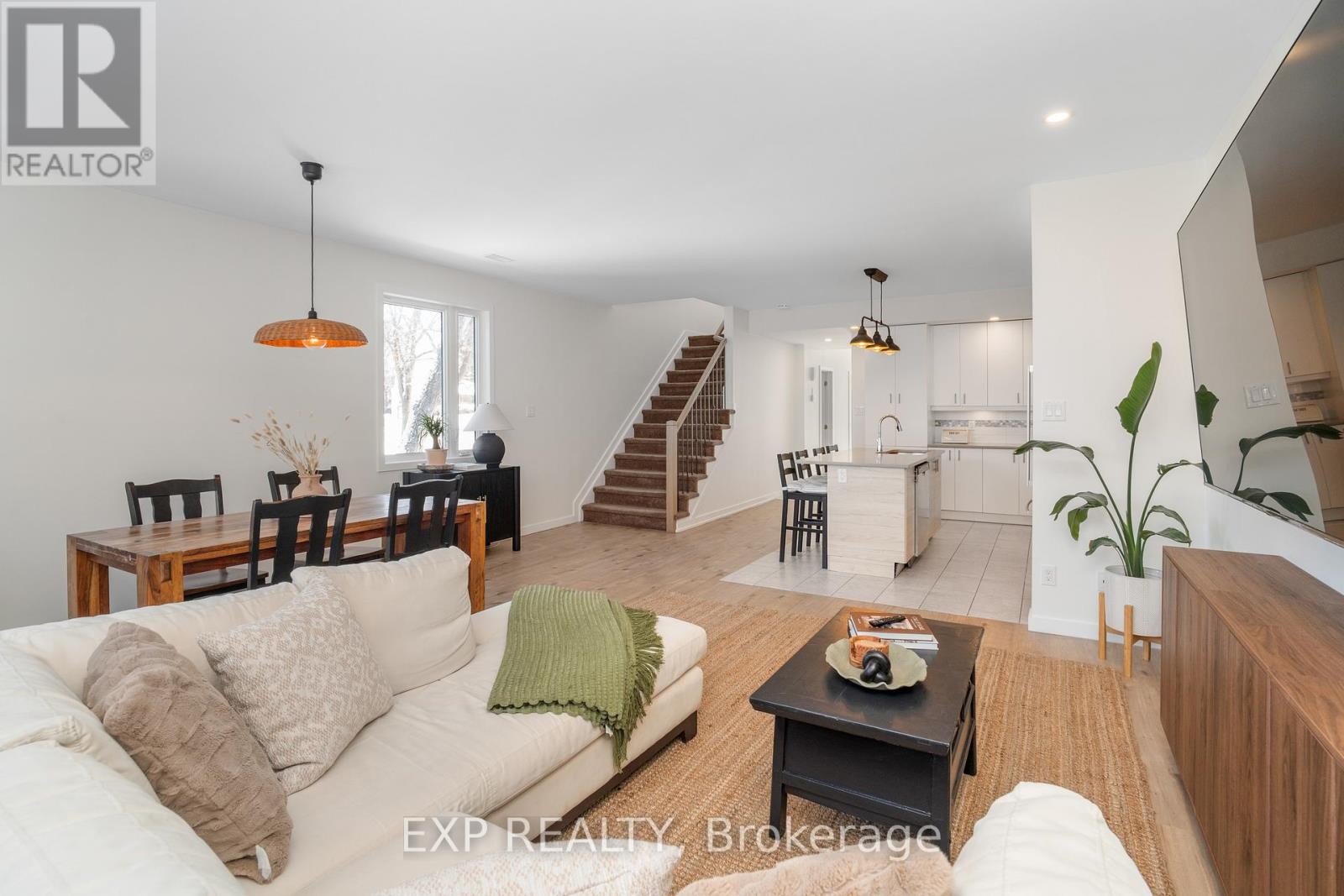 












503 COTE STREET

,
Ottawa,




Ontario
K1K0Z8

