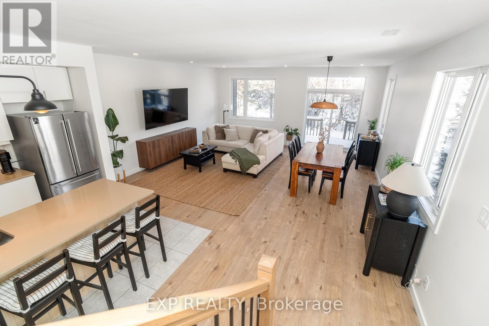 












503 COTE STREET

,
Ottawa,




Ontario
K1K0Z8

