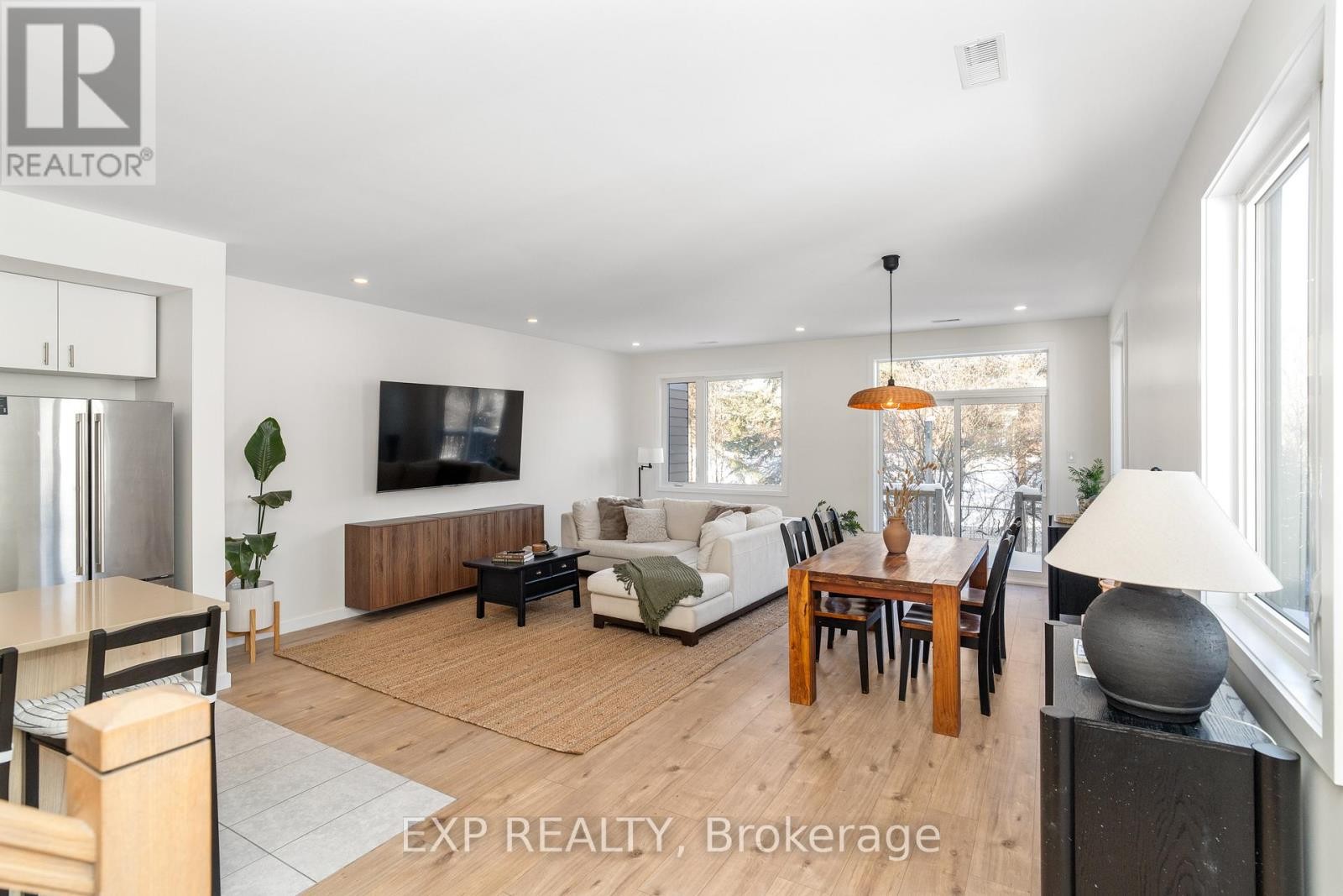 












503 COTE STREET

,
Ottawa,




Ontario
K1K0Z8

