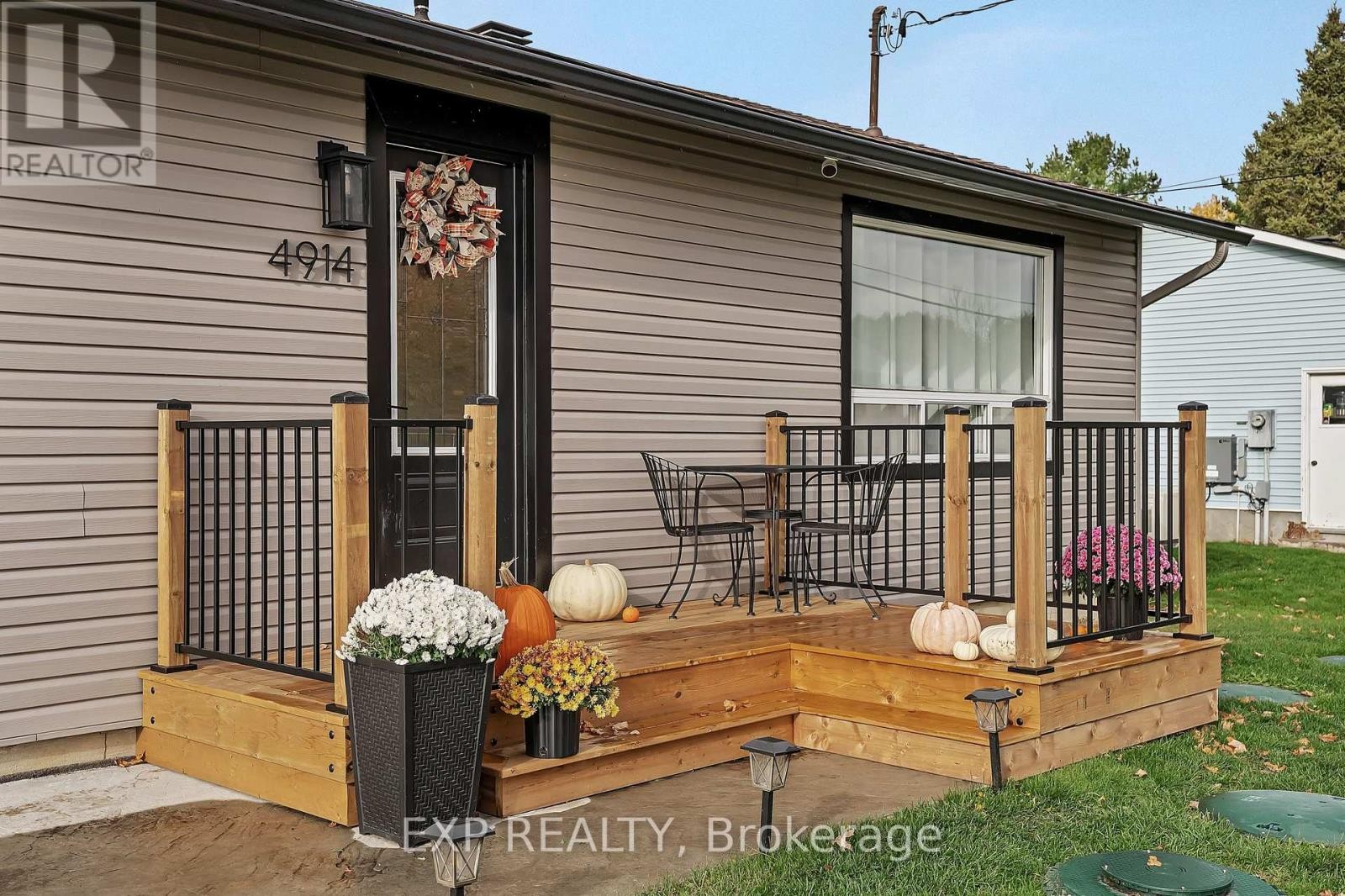 












4914 FARMERS WAY

,
Ottawa,




Ontario
K0A1K0

