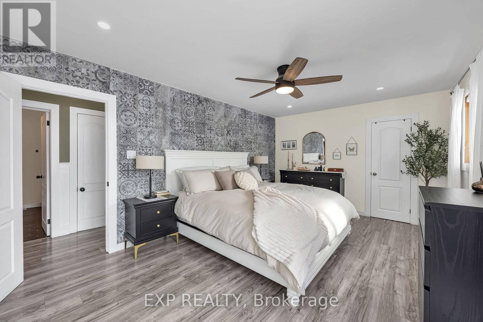 












4914 FARMERS WAY

,
Ottawa,




Ontario
K0A1K0

