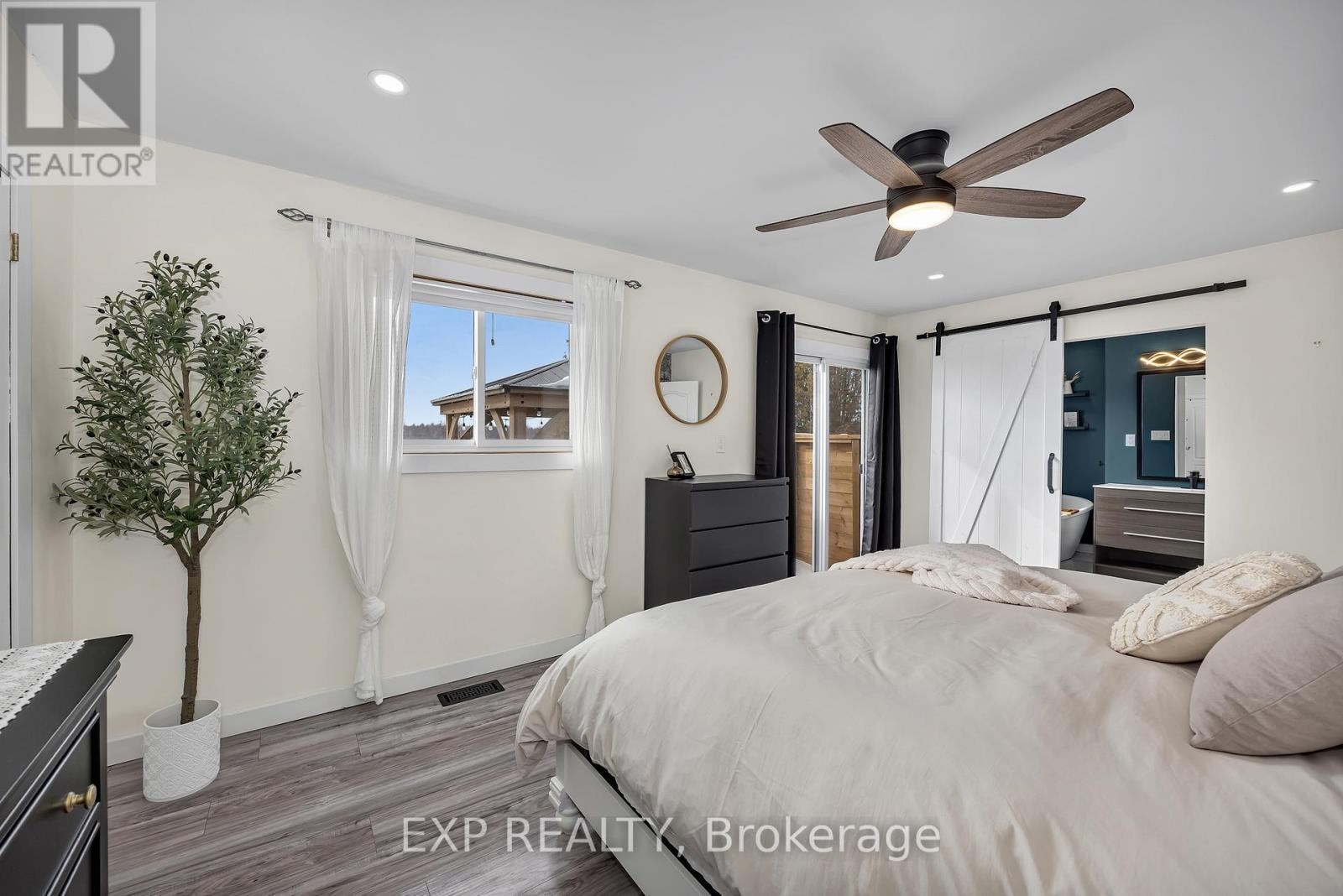 












4914 FARMERS WAY

,
Ottawa,




Ontario
K0A1K0

