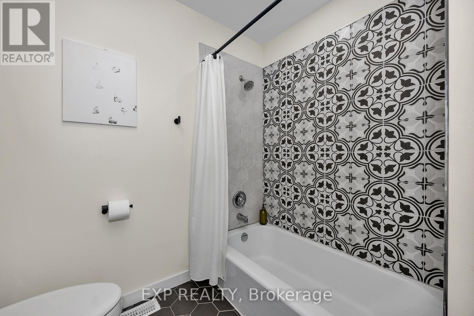 












4914 FARMERS WAY

,
Ottawa,




Ontario
K0A1K0

