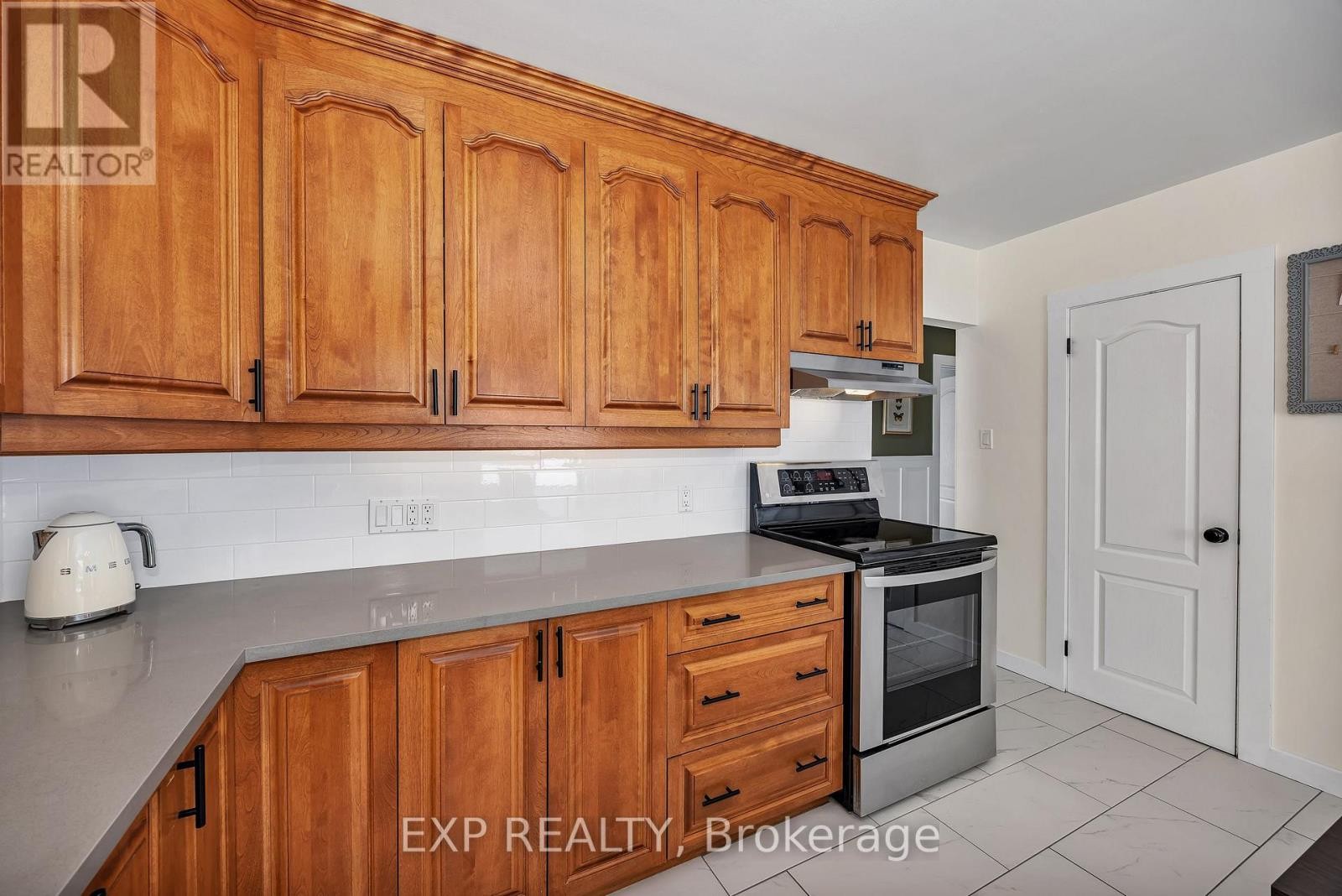 












4914 FARMERS WAY

,
Ottawa,




Ontario
K0A1K0

