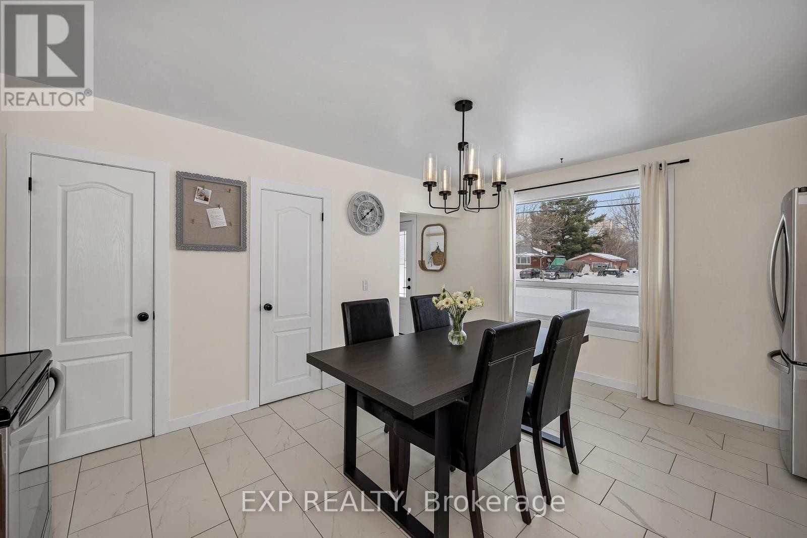 












4914 FARMERS WAY

,
Ottawa,




Ontario
K0A1K0

