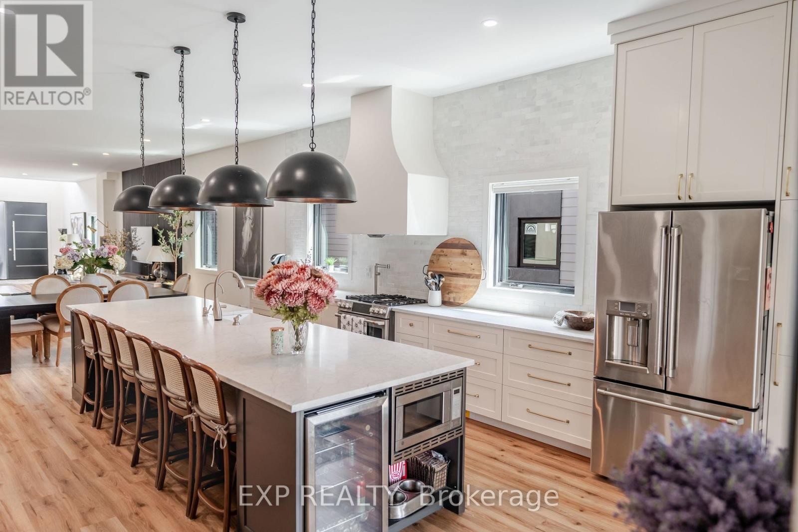 












12 VIEWMOUNT DRIVE

,
Ottawa,




Ontario
K2G1R5

