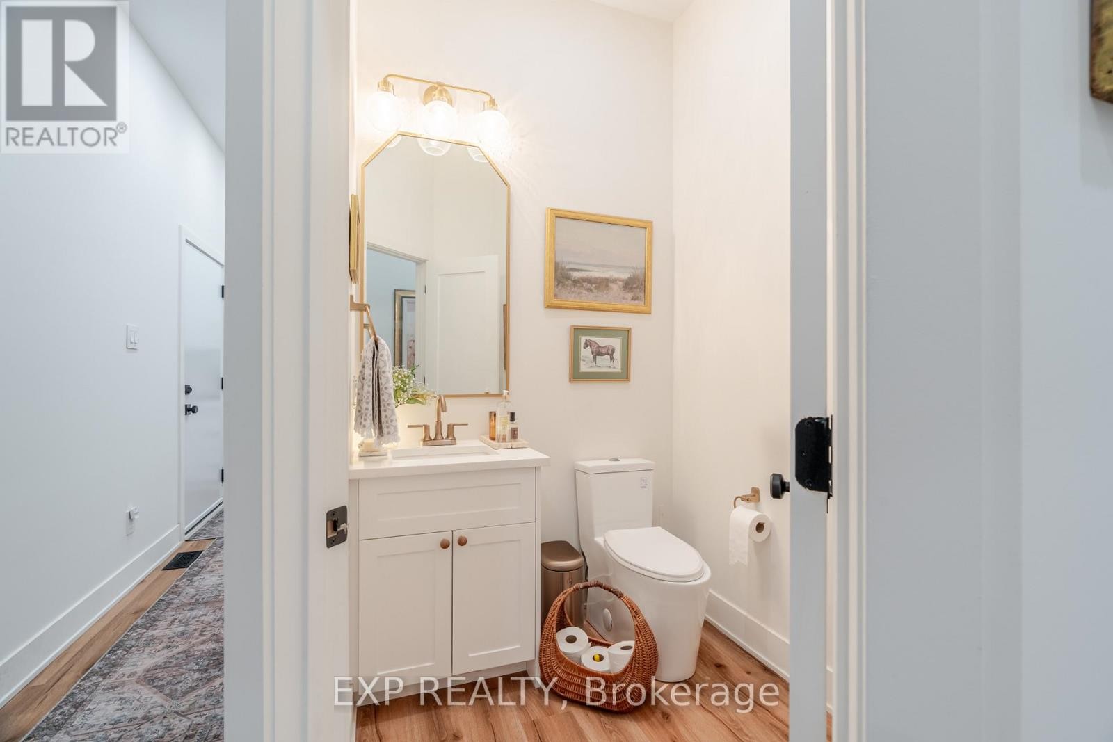 












12 VIEWMOUNT DRIVE

,
Ottawa,




Ontario
K2G1R5

