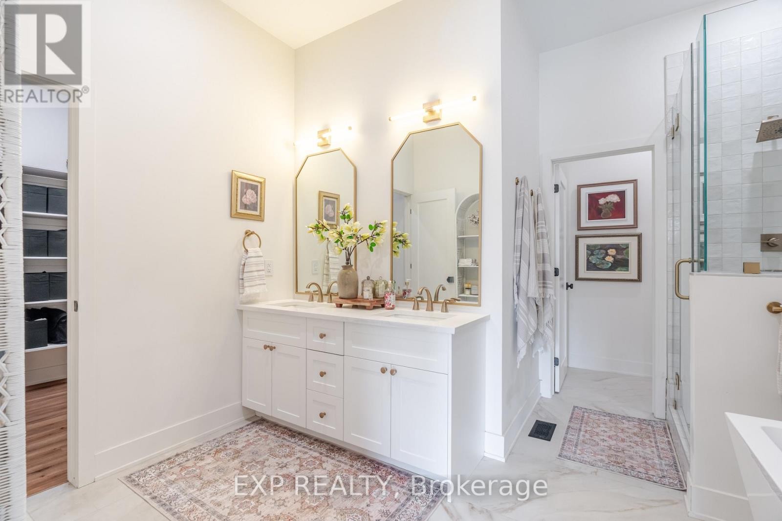 












12 VIEWMOUNT DRIVE

,
Ottawa,




Ontario
K2G1R5

