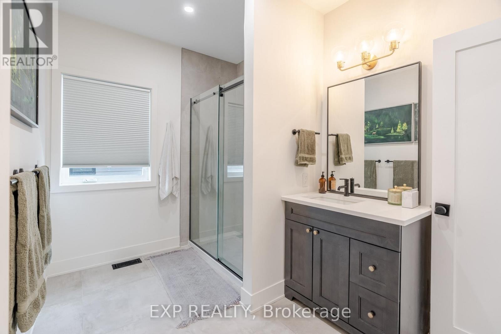 












12 VIEWMOUNT DRIVE

,
Ottawa,




Ontario
K2G1R5

