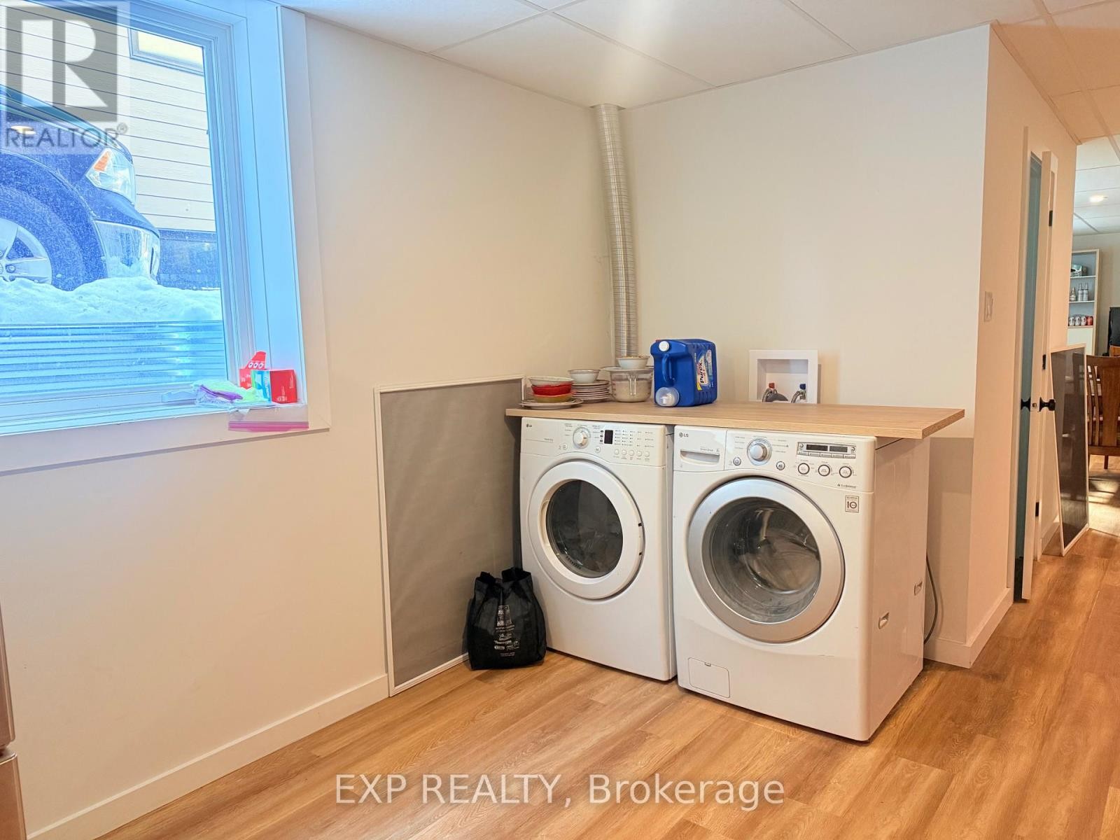 












12 VIEWMOUNT DRIVE

,
Ottawa,




Ontario
K2G1R5

