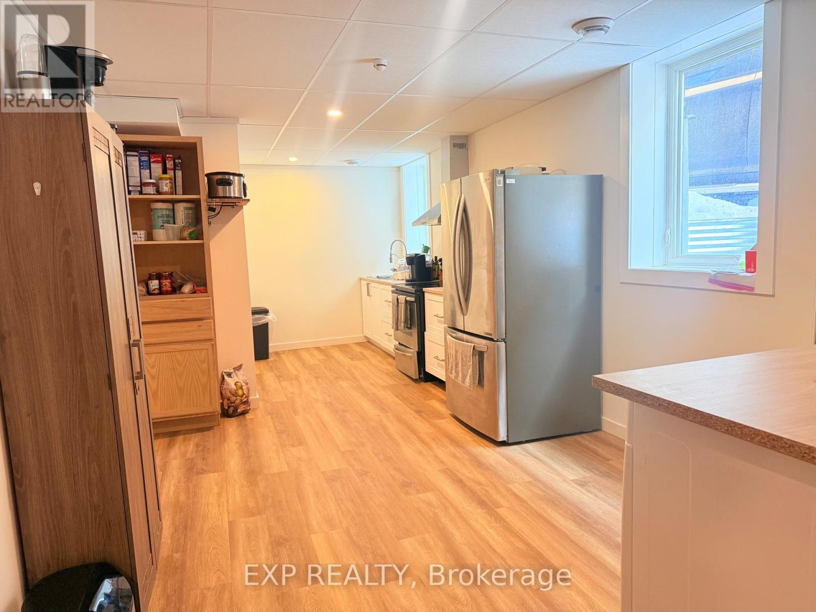 












12 VIEWMOUNT DRIVE

,
Ottawa,




Ontario
K2G1R5

