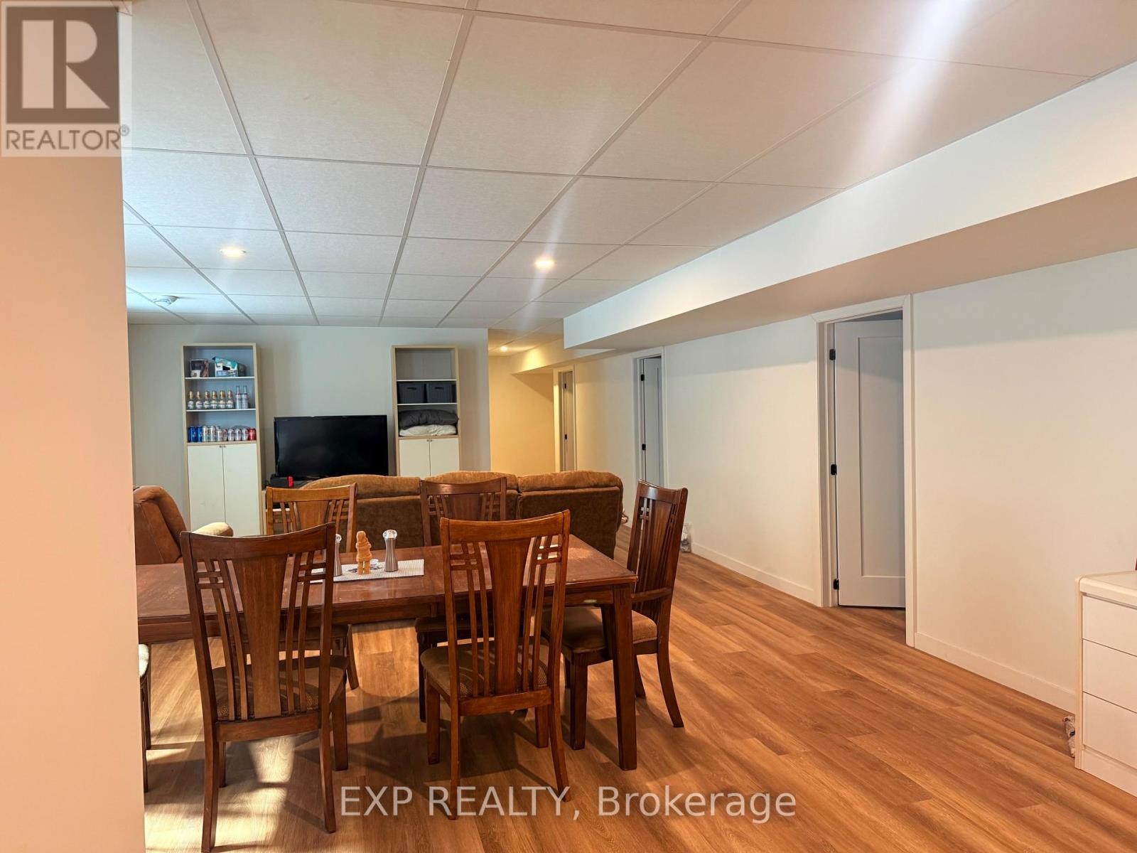 












12 VIEWMOUNT DRIVE

,
Ottawa,




Ontario
K2G1R5

