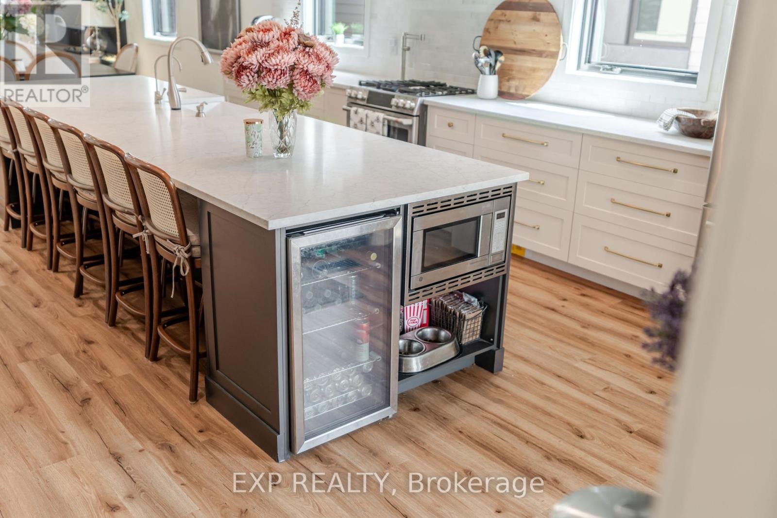 












12 VIEWMOUNT DRIVE

,
Ottawa,




Ontario
K2G1R5

