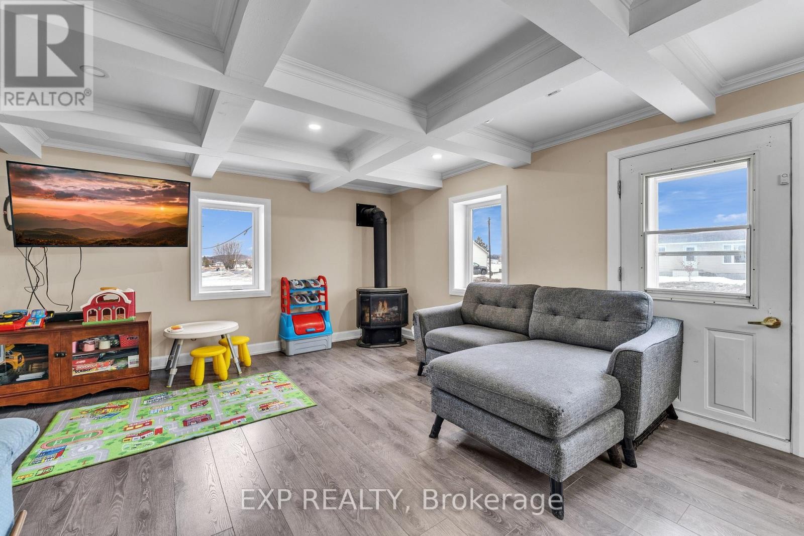 












1526 LANDRY STREET

,
Clarence-Rockland,




Ontario
K0A1N0

