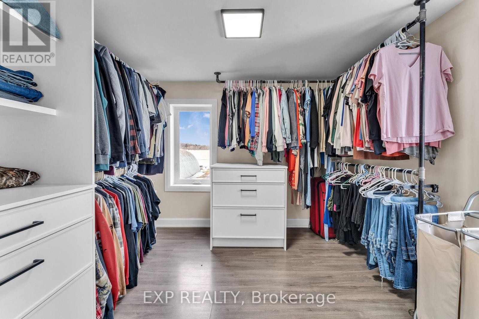 












1526 LANDRY STREET

,
Clarence-Rockland,




Ontario
K0A1N0

