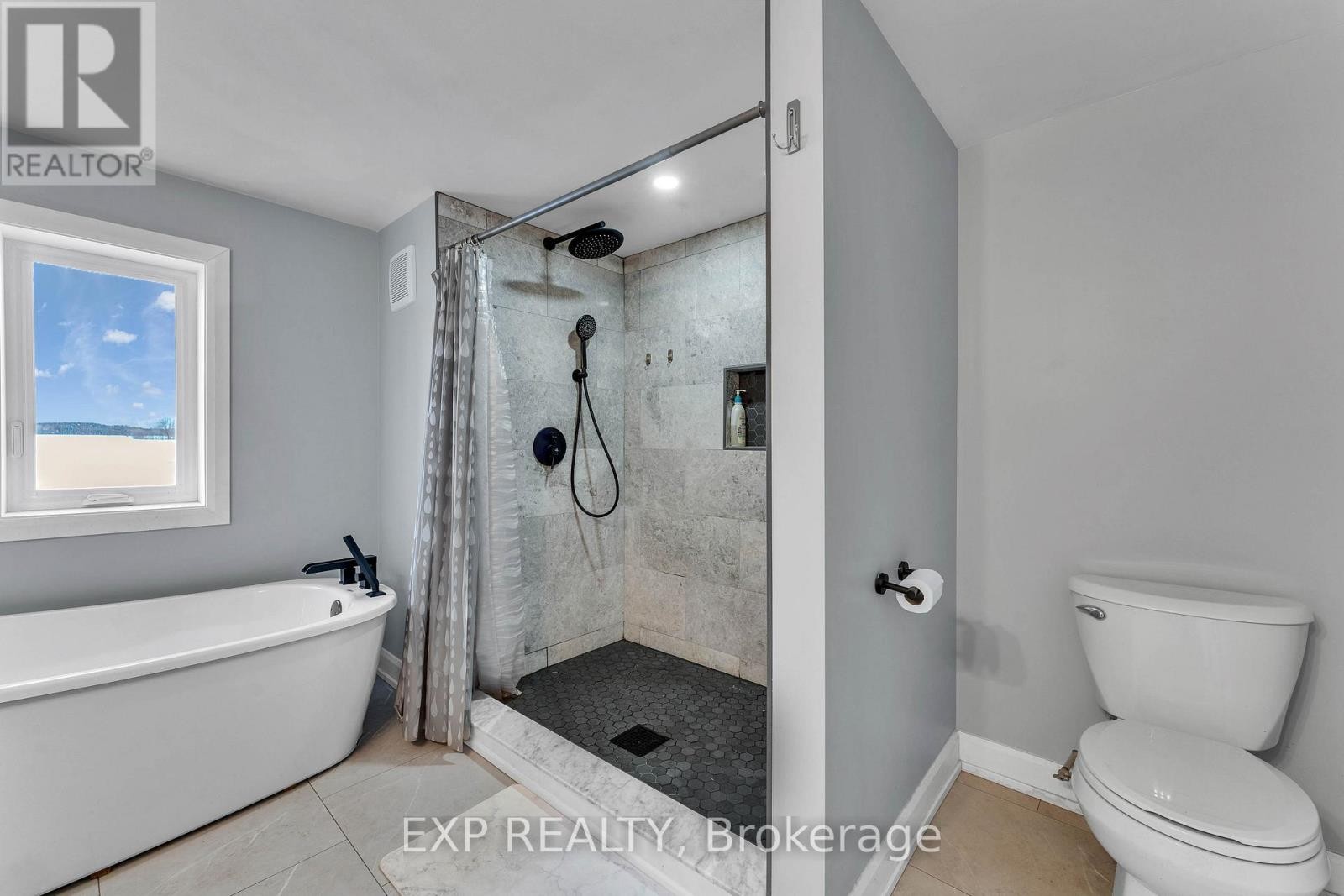 












1526 LANDRY STREET

,
Clarence-Rockland,




Ontario
K0A1N0

