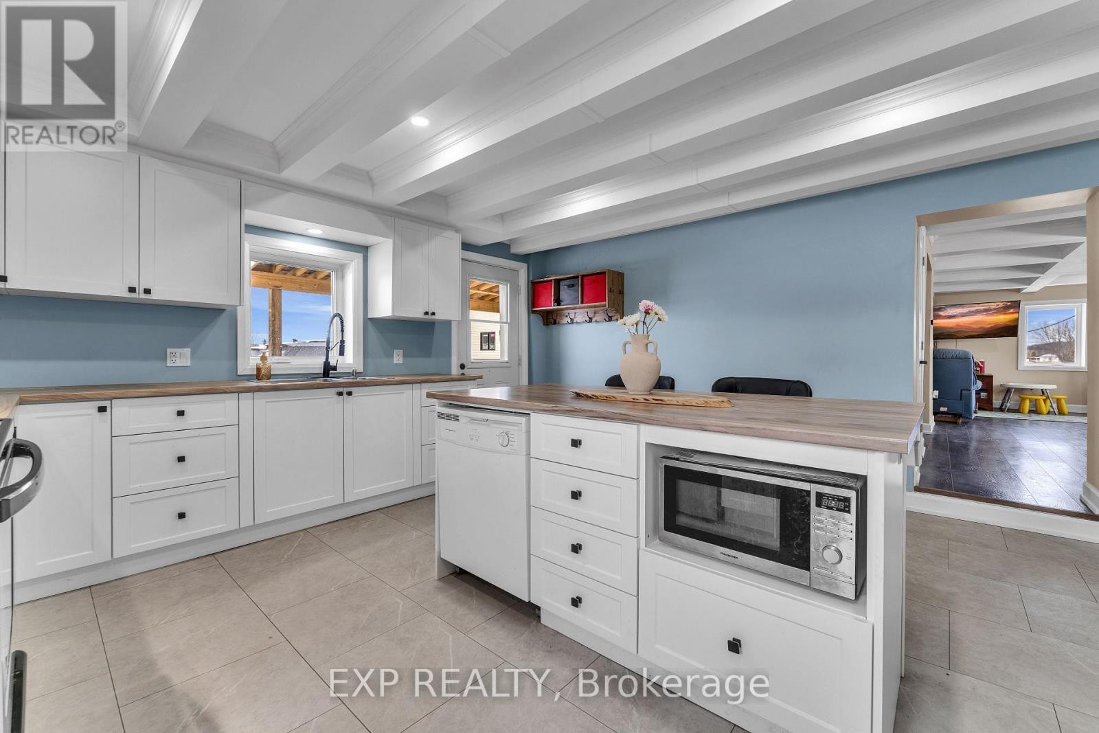 












1526 LANDRY STREET

,
Clarence-Rockland,




Ontario
K0A1N0

